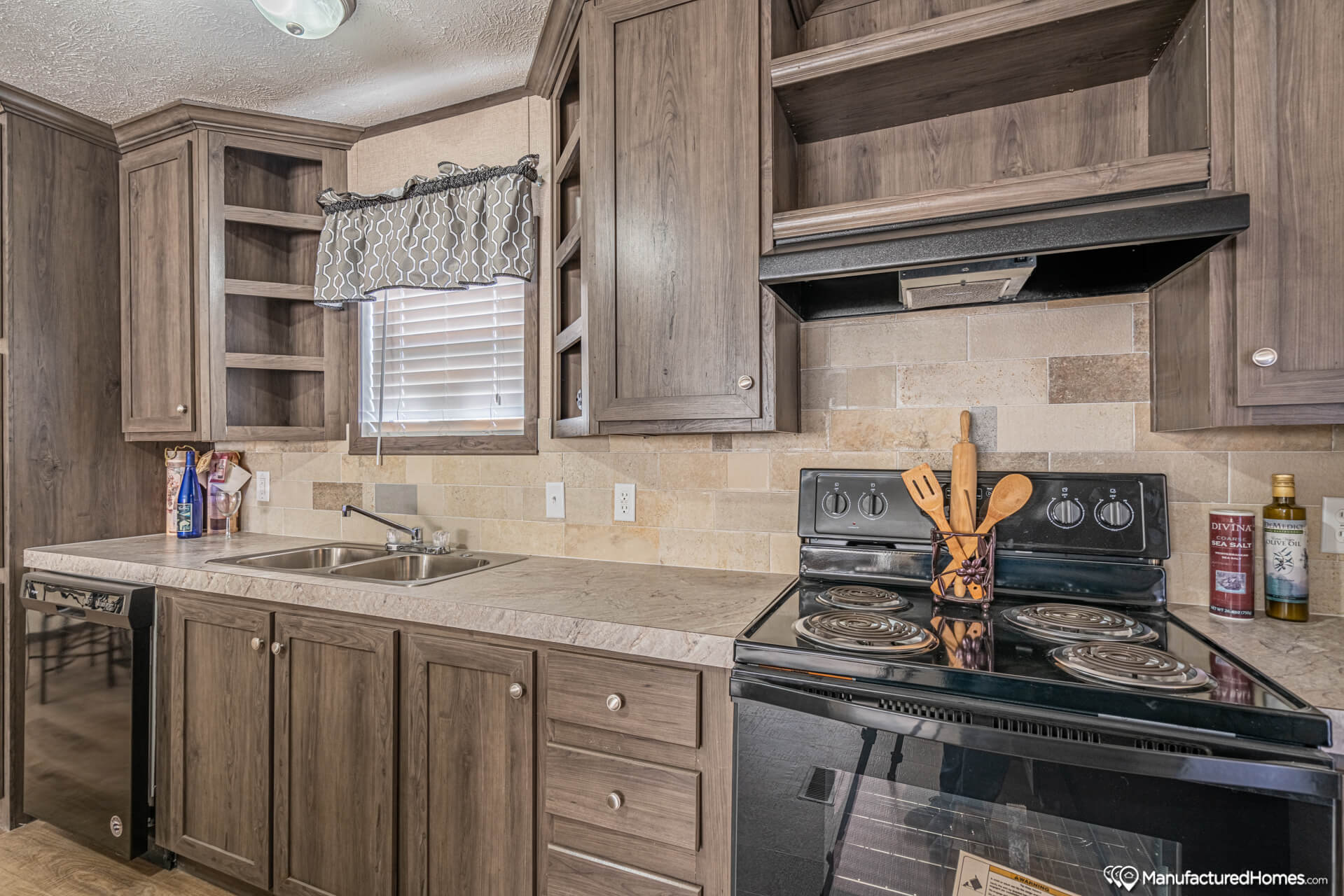 Sandalwood XL 28563P P Model by Fleetwood Homes Lafayette